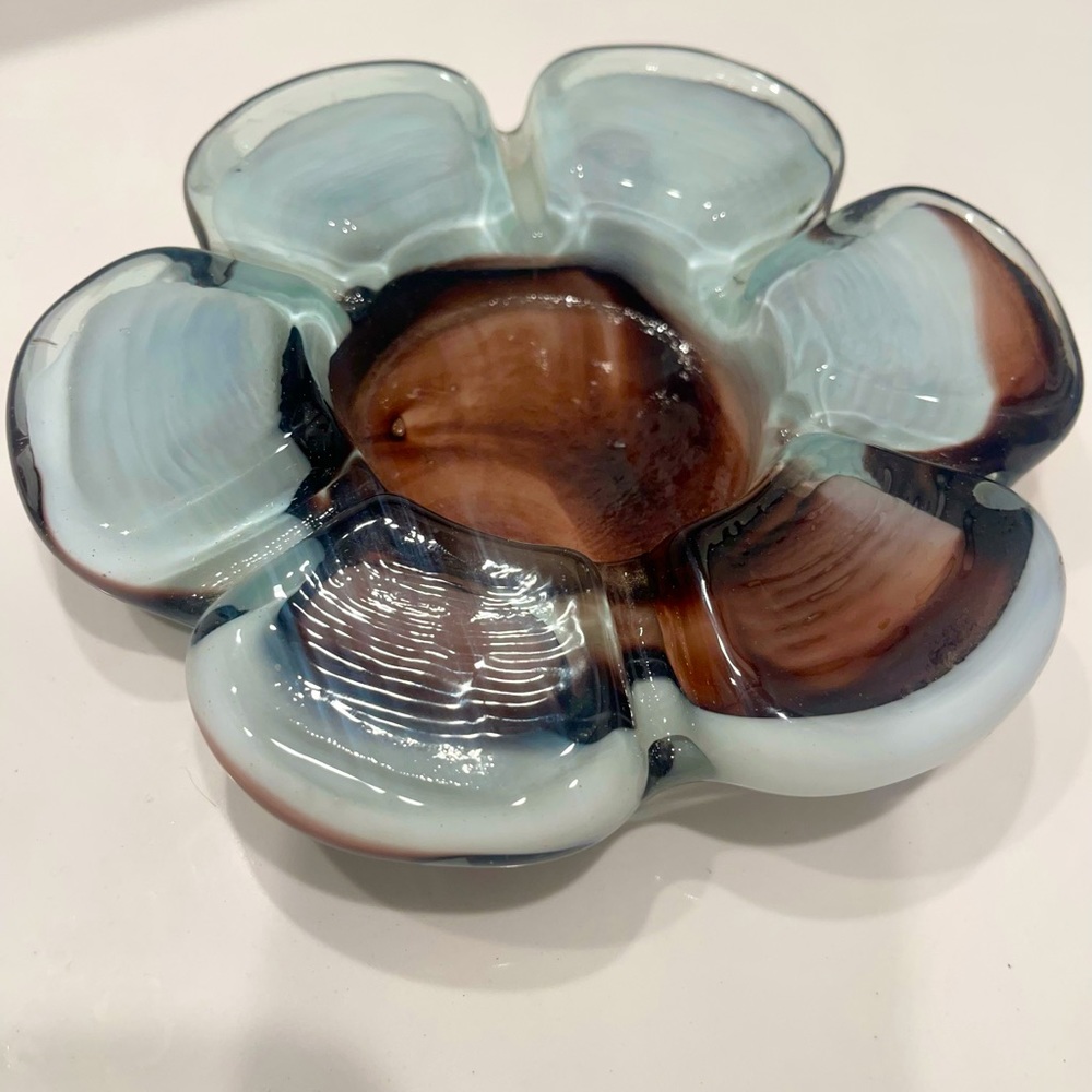 VINTAGE GLASS ASHTRAY - unique find